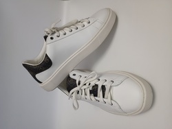 Sneakersy Guess Białe