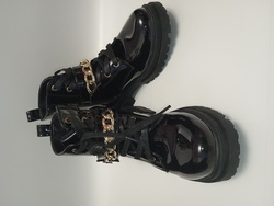 Botki Lakierowane Bata