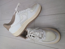 Nike Air Force 1 LV8