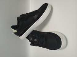 Calvin Klein Czarne R.42