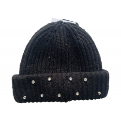 Czarna czapka z diamencikami – Elegancja i Komfort ✨🖤