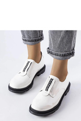 Białe lakierowane półbuty Legget - Solea
