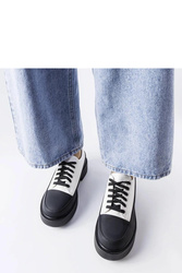 Białe półbuty na płaskim obcasie Merico - Solea